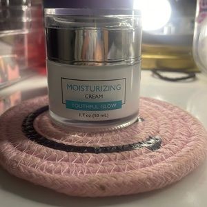 Moisturizing cream,Clinicals